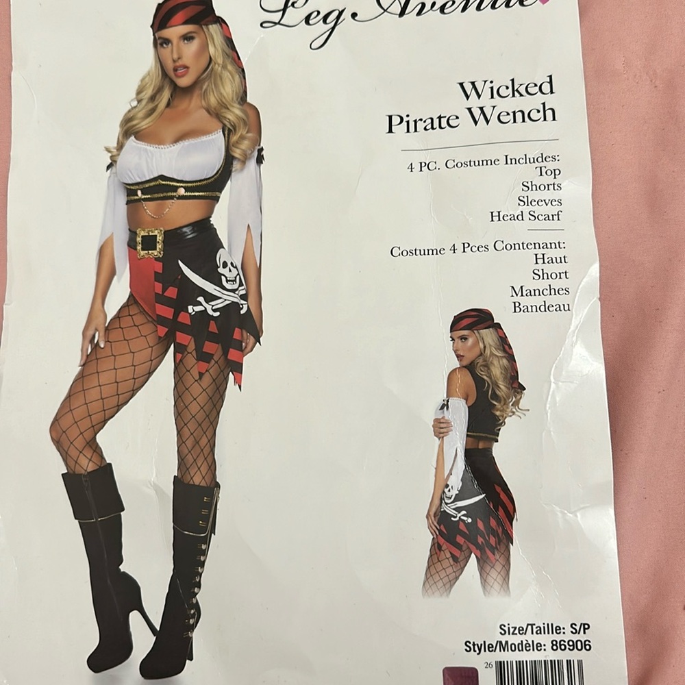 Sexy pirate costume forplay